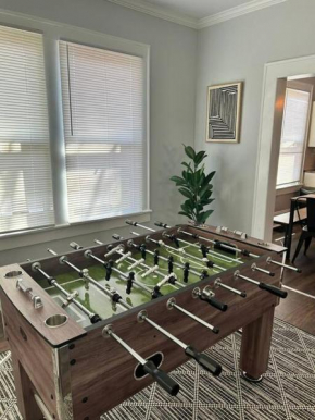 Downtown Charm, 3 Bdr, Near Rest and Bars